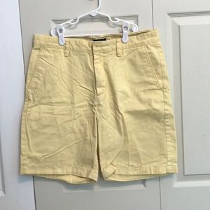 Nautica deck shorts Classic Fit Yellow size 32